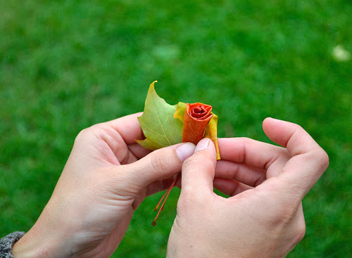 DIY como hacer un bouquet de rosas con hojas leaves 8