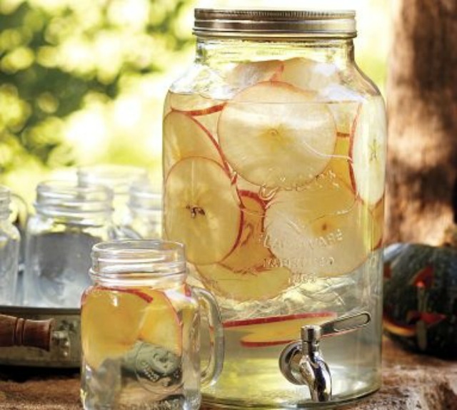 agua aromatizada de sabores frutas especias fresa limon naranja water infused fruits
