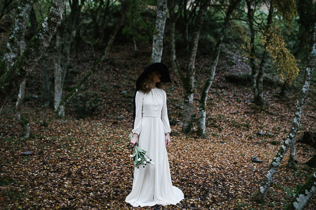novia vestido alicia rueda boda blog pamela sombrero 