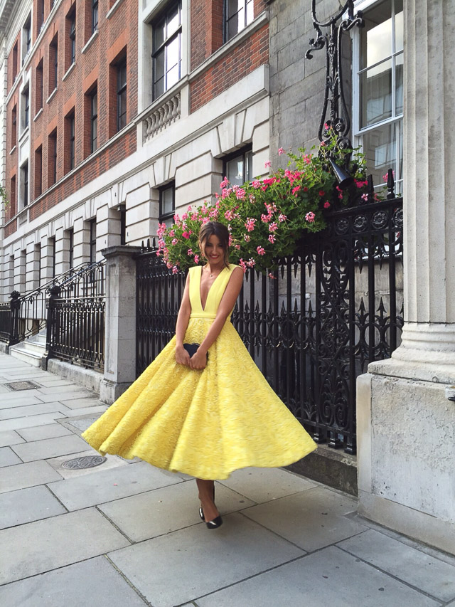 vestido amarillo invitada boda perfecta blog a todo confetti yellow dress