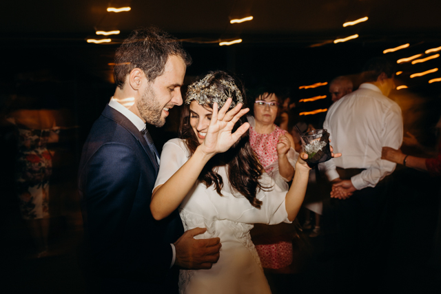 boda a coruña galicia novia vestido suma cruz tocado rectoral cines
