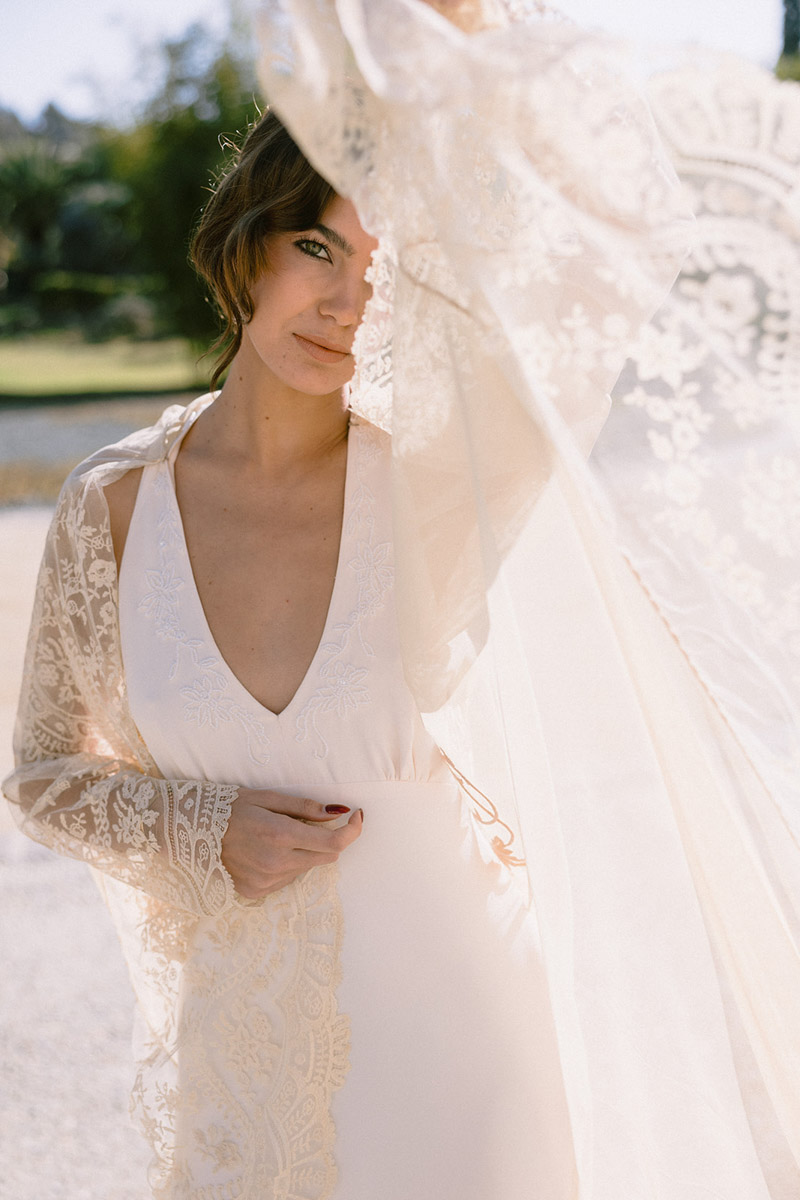 novia con capa larcabarcelona