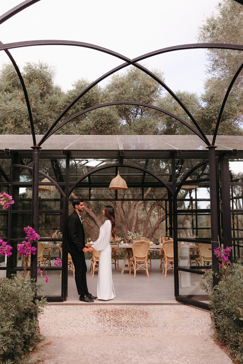 Destination wedding mallorca luxury venue ceremony hotel finca serena the lodge a todo confetti blog