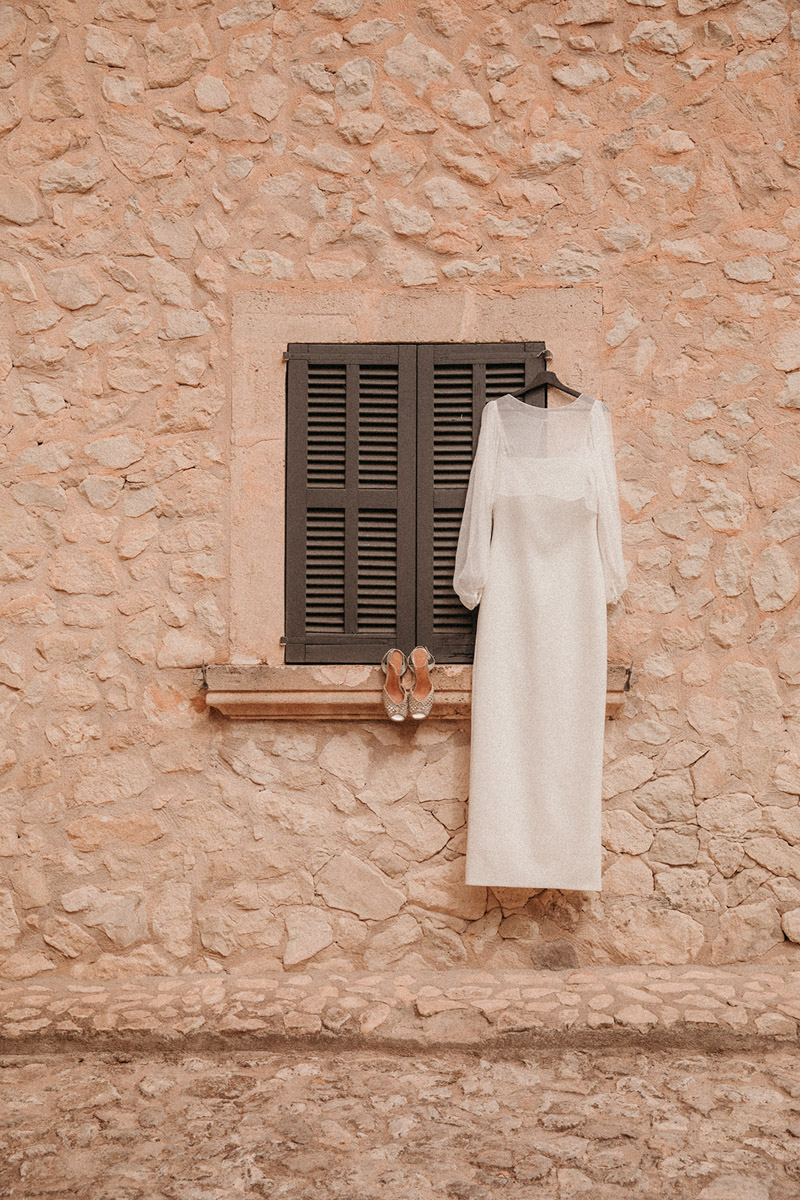 Destination wedding mallorca luxury venue ceremony hotel finca serena the lodge a todo confetti blog