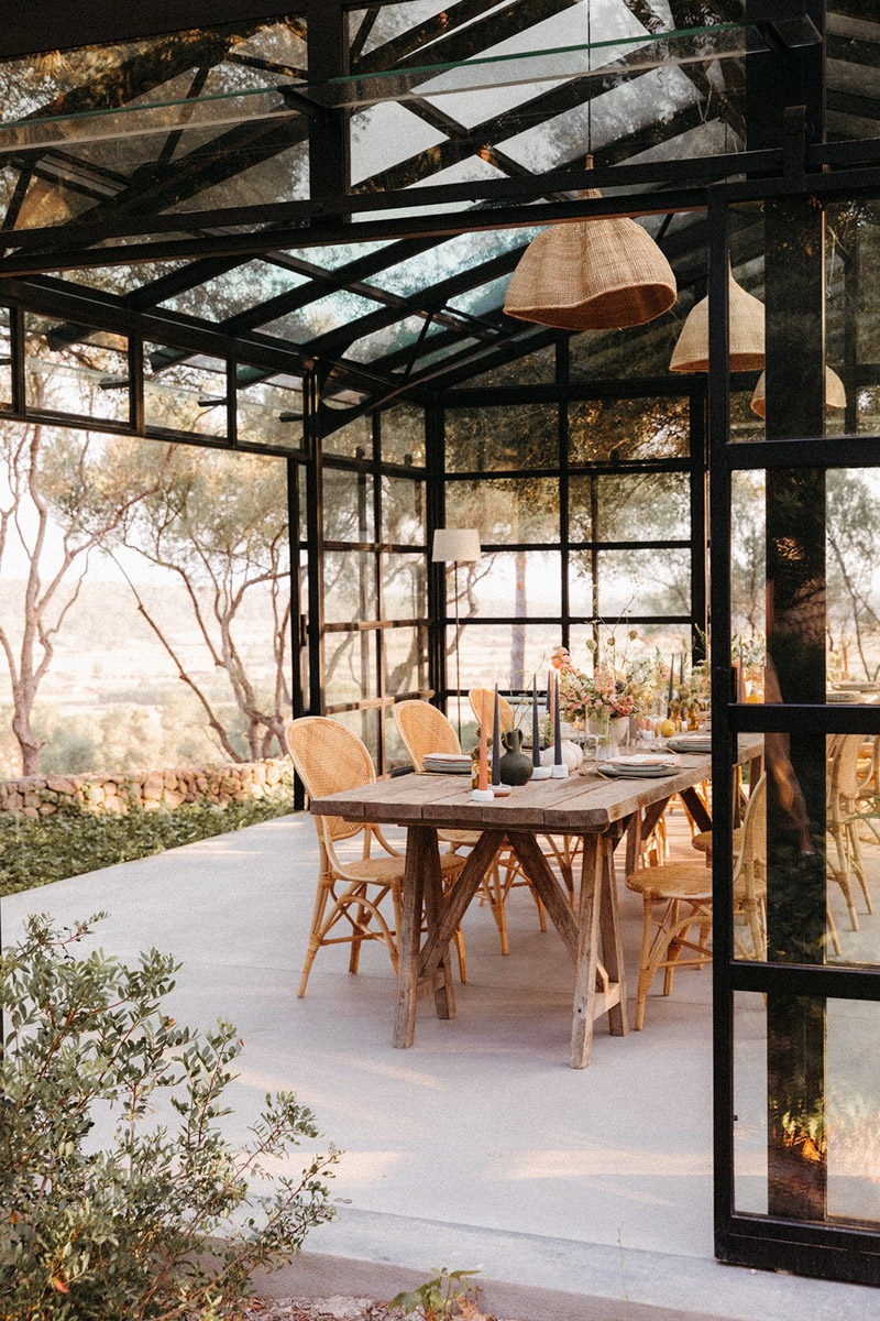 Destination wedding mallorca luxury venue ceremony hotel finca serena the lodge a todo confetti blog