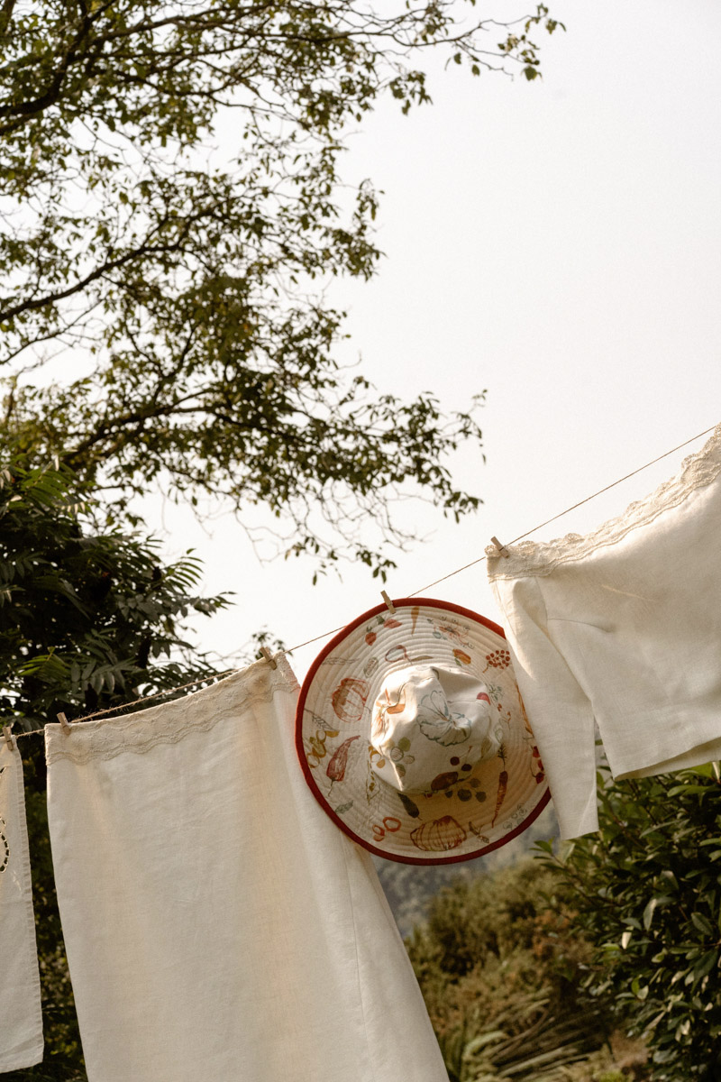 pedida mano boda romualda sombrero novia boho wedding blog bodas a todo confetti