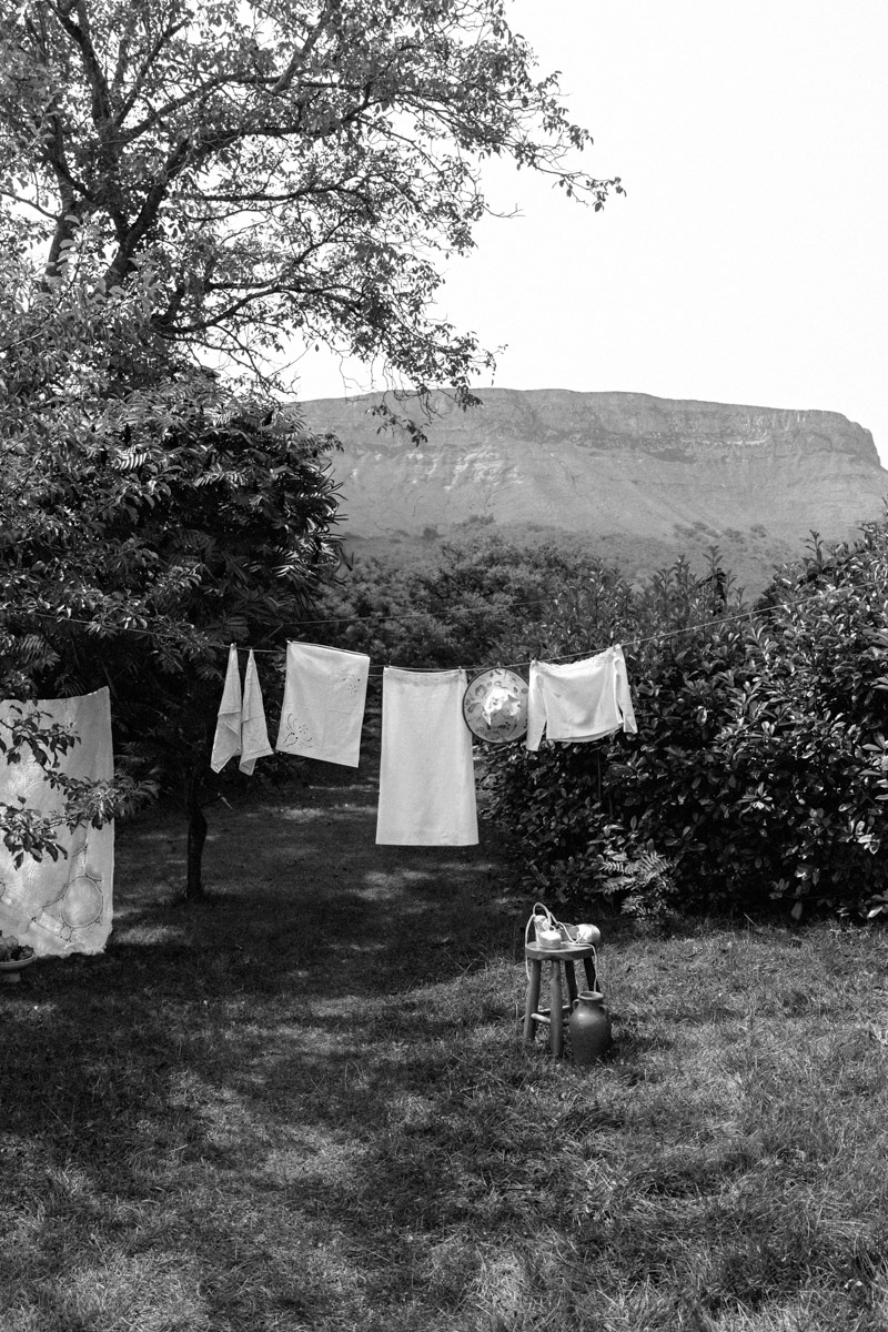 pedida mano boda romualda sombrero novia boho wedding blog bodas a todo confetti