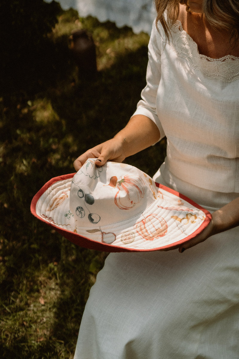 pedida mano boda romualda sombrero novia boho wedding blog bodas a todo confetti