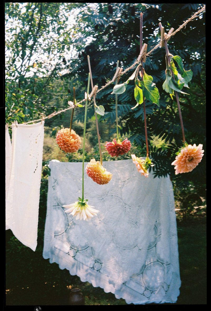 pedida mano boda romualda sombrero novia boho wedding blog bodas a todo confetti