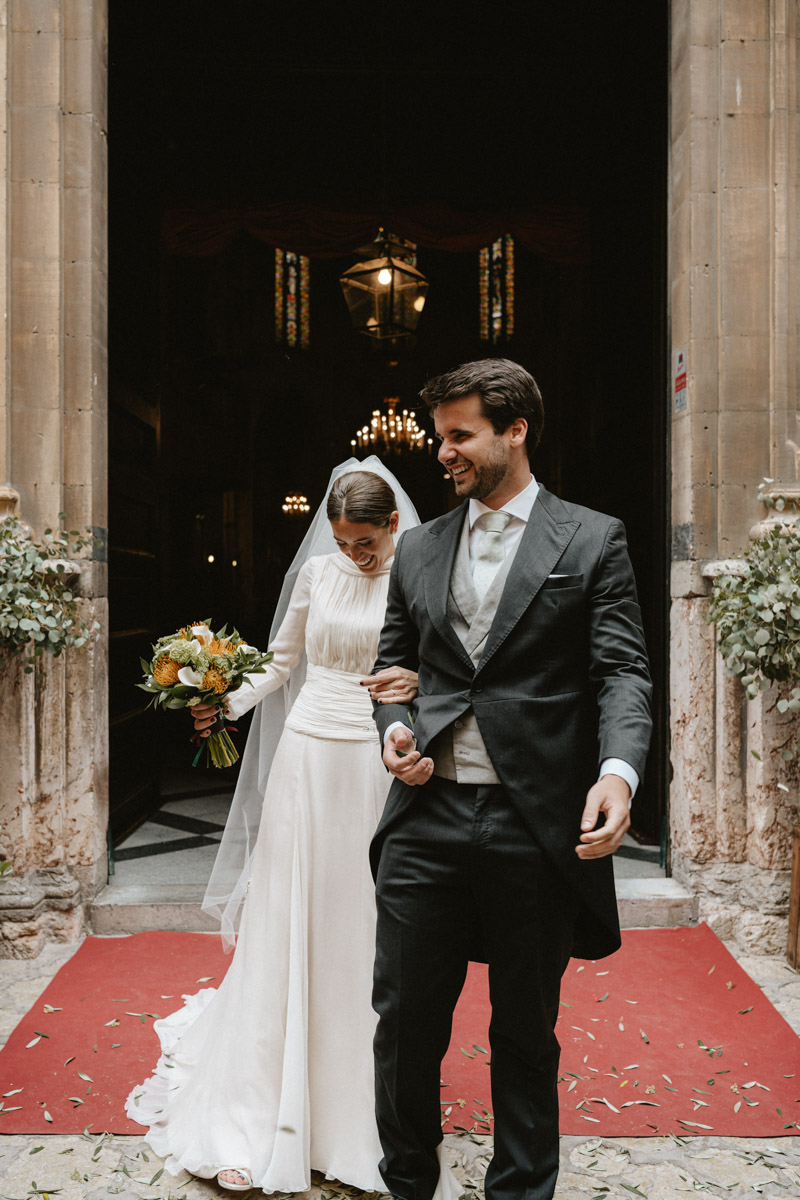 vestido novia santa eugenia atelier boda mallorca sombrero cordobes wedding blog bodas a todo confetti