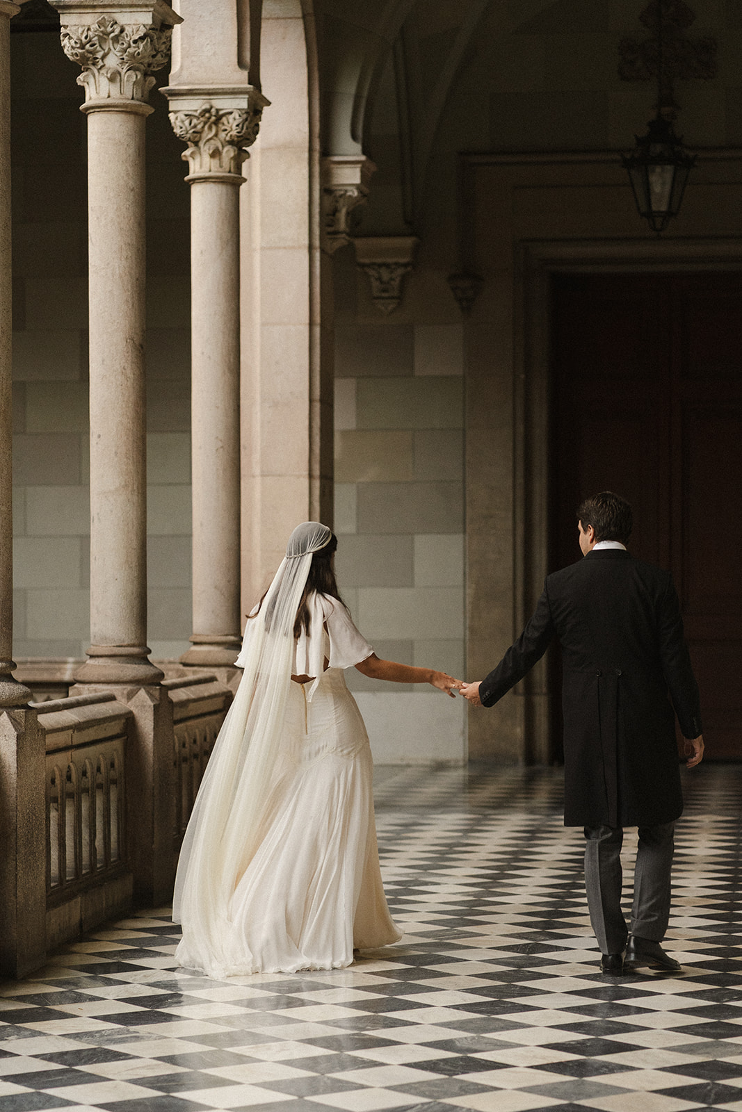 boda barcelona universitat vestido novia teresa helbig blog a todo confetti