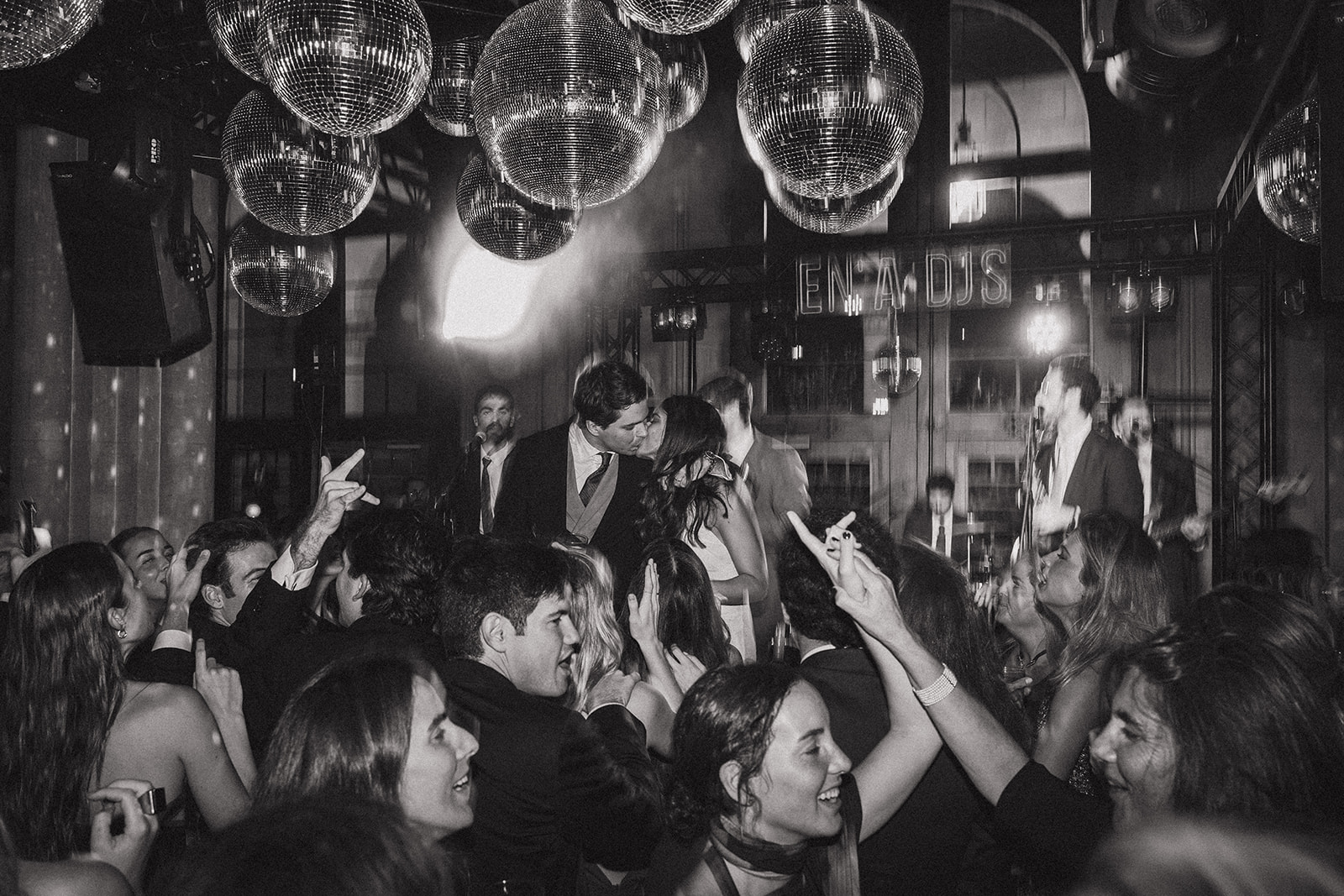 boda barcelona universitat vestido novia teresa helbig blog a todo confetti
